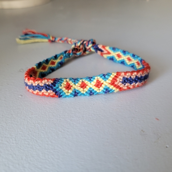 BUNDLE Woven blue and red bracelets - Picture 8 of 11